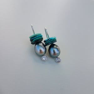 Small Tahitian Pearl & Turquoise Disc Earrings 