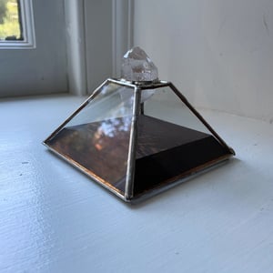 Image of Crystal Topped Pyramid Box, no.1
