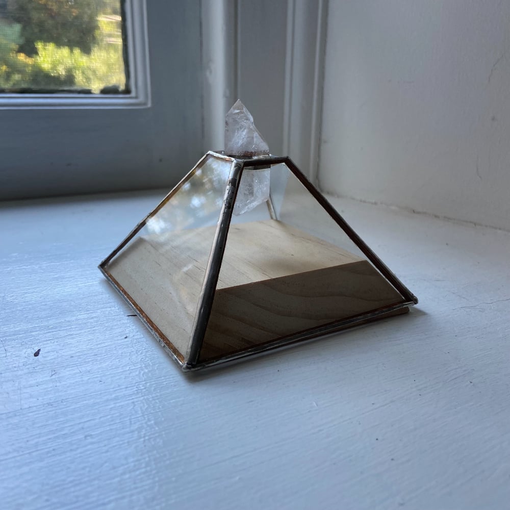 Image of Crystal Topped Pyramid Box, no.3