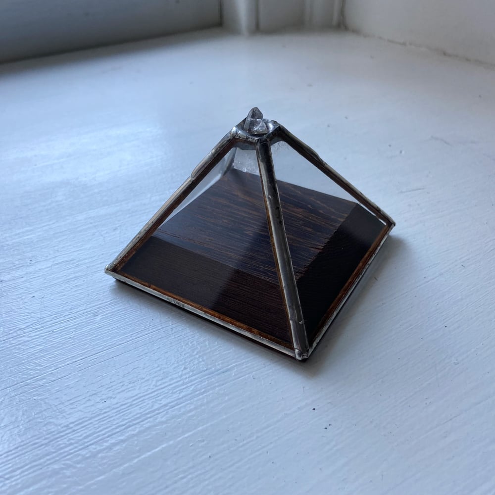 Image of Crystal Topped Pyramid Box, Small no.1