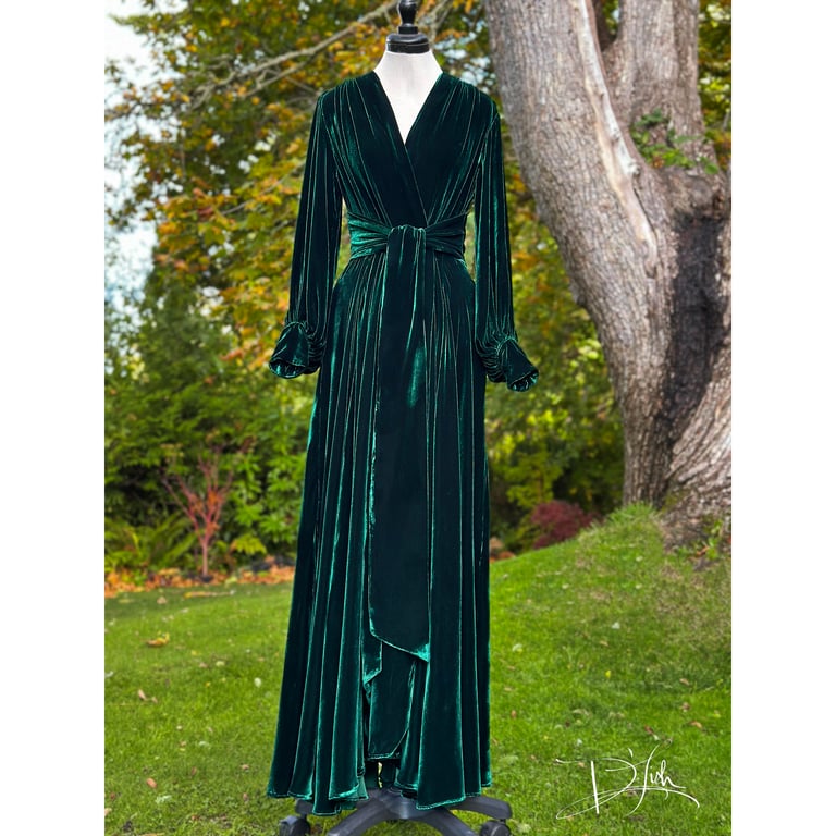 Forest Limited Edition Silk Velvet Beverly Dressing Gown Image 3