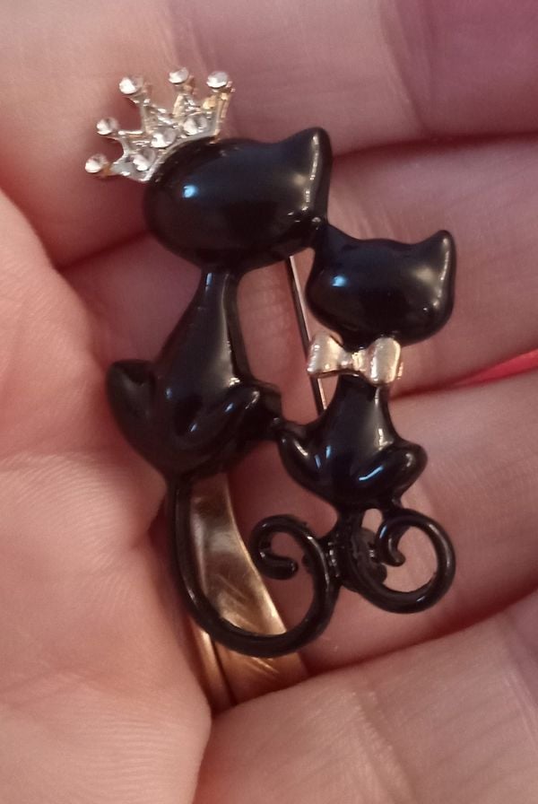 Image of A True Queen Black Cat Brooch