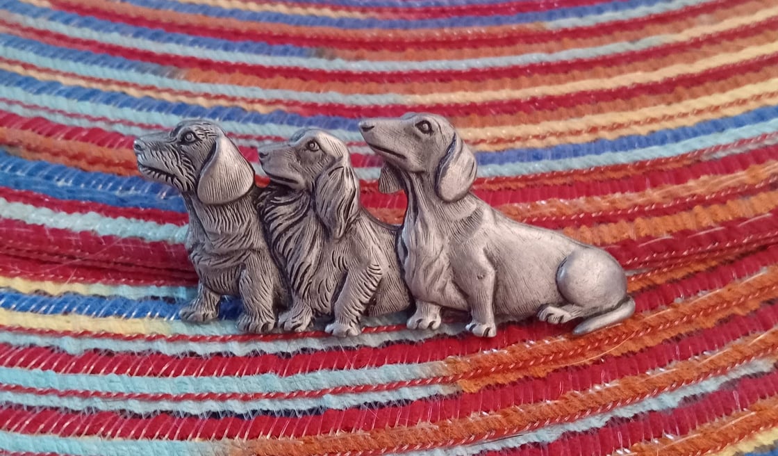 Image of Dachshund Smooth, Wirehaired and Long Haired Brooch
