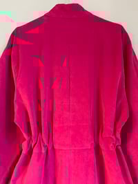 Image 9 of Fløjlsbuksedragt i pink 