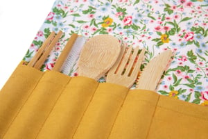 Image of Conjunto de Refeição com Utensílios de Bambu - Flores Rosa e Verde