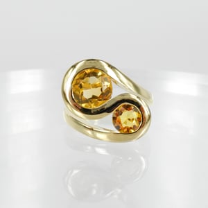 Image of Yellow gold and Citrine large cocktail ring. Pj5982