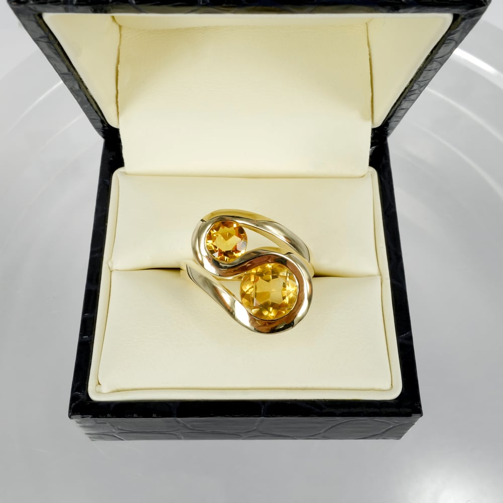 Image of Yellow gold and Citrine large cocktail ring. Pj5982
