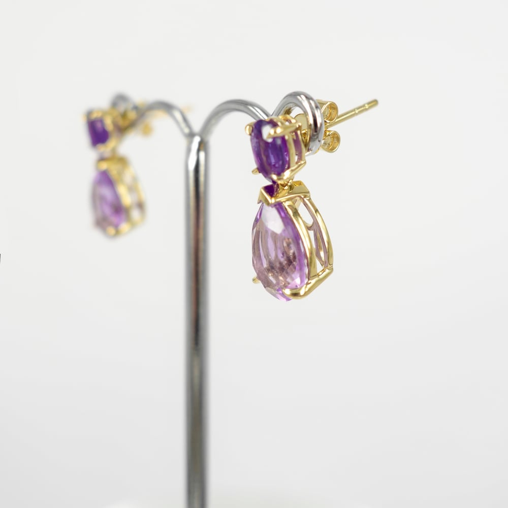 Image of Yellow gold and Amethyst drop earrings. PJ5942