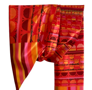 Image of Curve Ruby Scarf