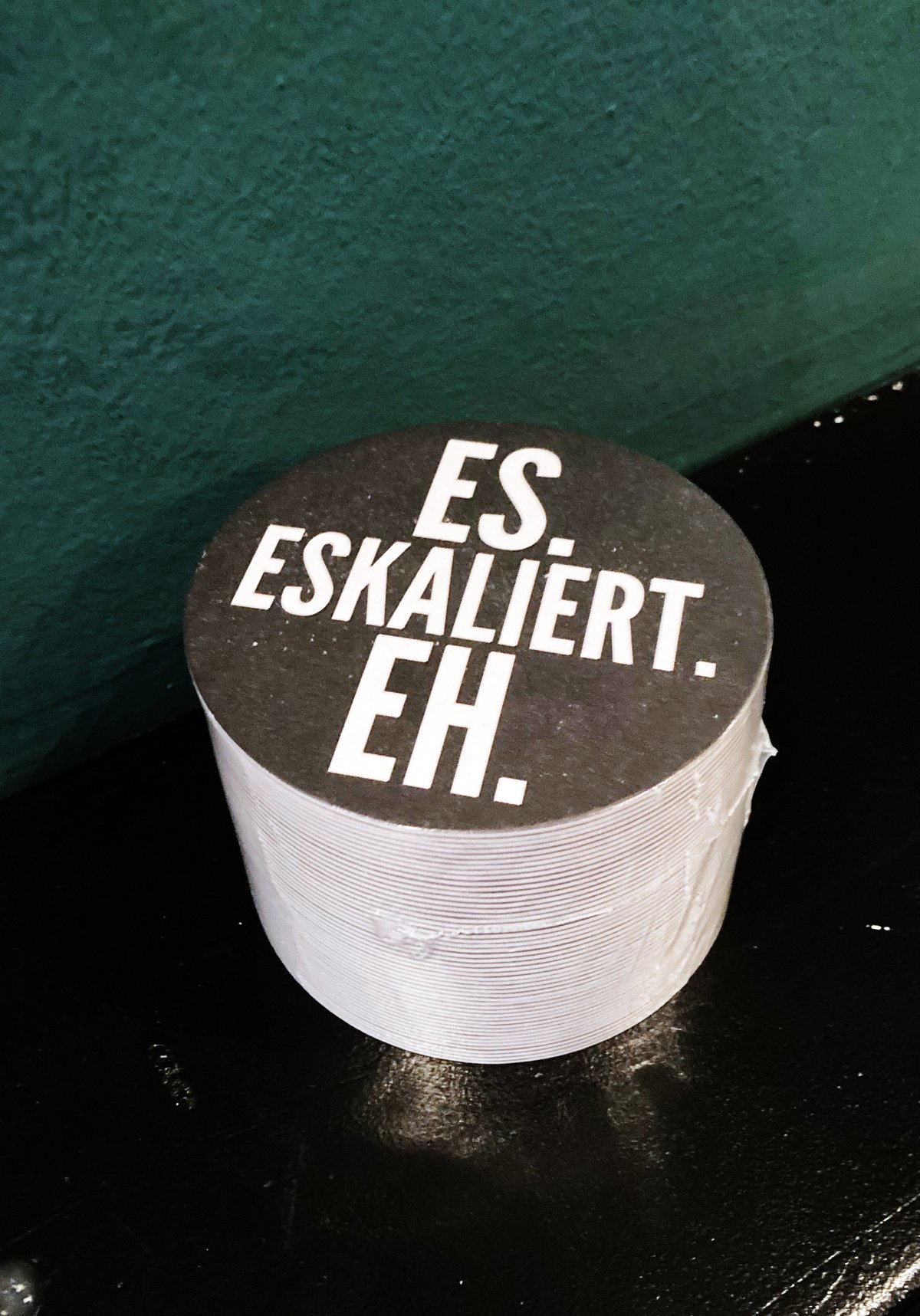 Image of Es Eskaliert Eh - Bierdeckel / Cocktailuntersetzer 50Stck.
