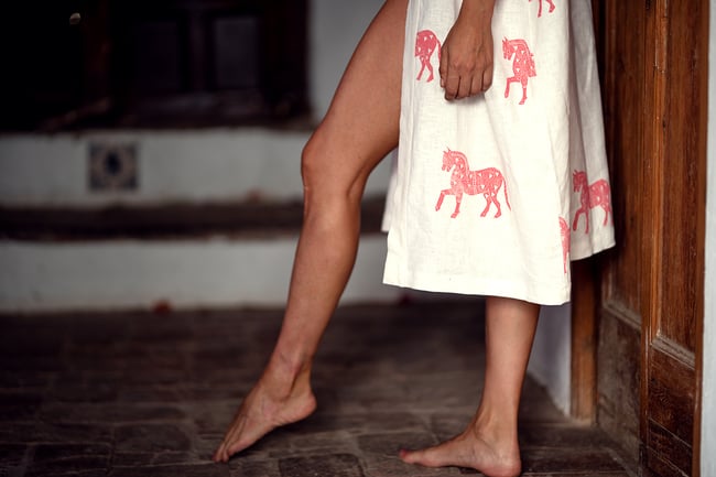 Linen robe horses