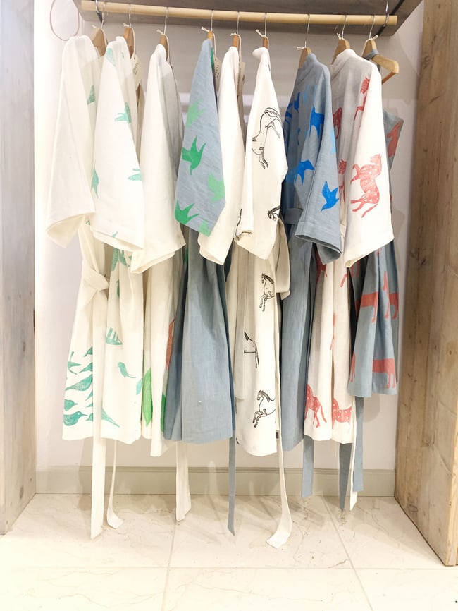 Linen robe horses