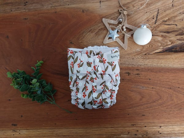 Image of Red berries onesize nappy 