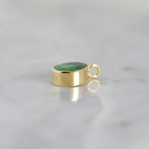 Image of Colombia Emerald oval cut 14k gold necklace no.2