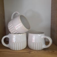 Image 1 of Mug blanc "cannelé"