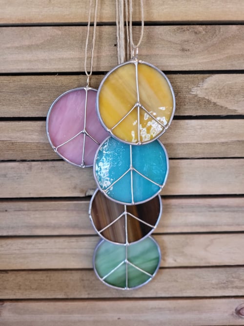 Image of Lg. peace sign - stained glass