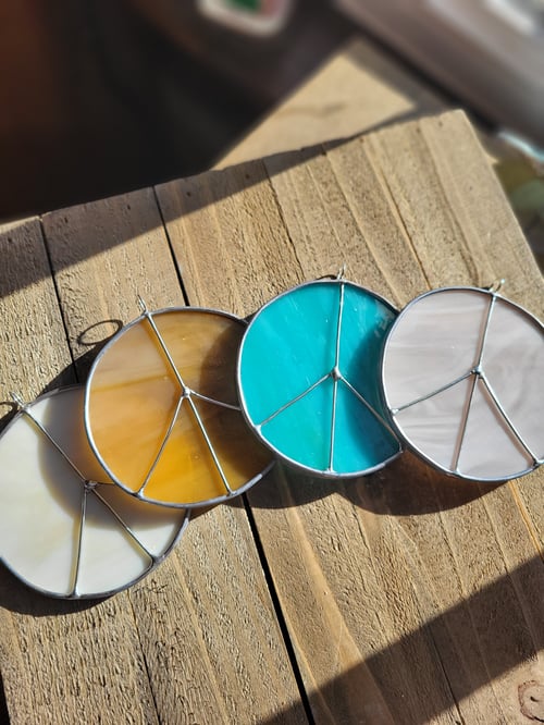 Image of Lg. peace sign - stained glass