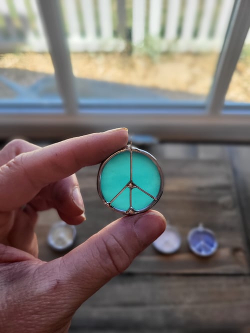 Image of Peace sign set - stained glass