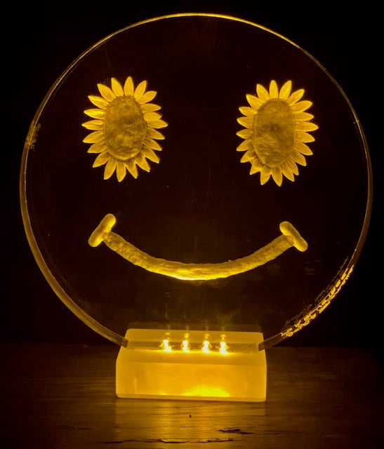 Image of Smiley Lamp With Daisy Eyes