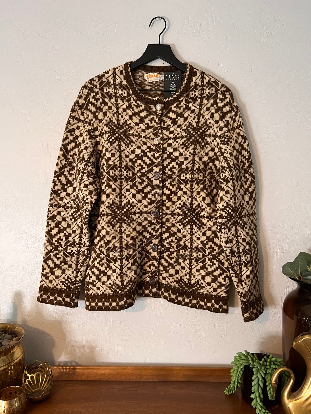 Vintage Scandinavian Lambs Wool Sweater (M)