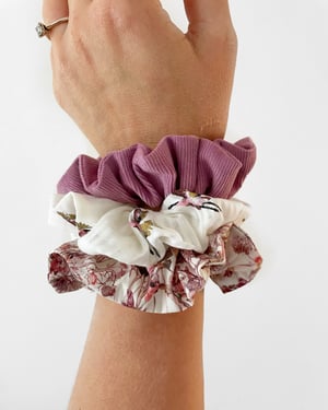 Image of Scrunchies 
