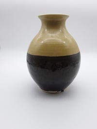Image 3 of Vase V-5
