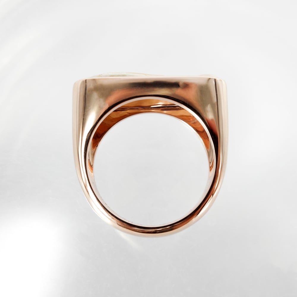 Image of 9ct rose gold Keshi pearl cocktail ring. Pj5963