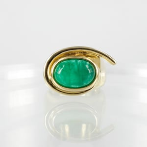 Image of 9ct yellow gold large 3.2ct emerald cocktail ring. PJ5969
