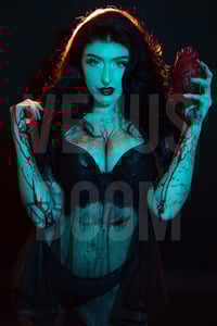 VAMPIRE HEART - VENUSDOOM X ATOMCREATIVE