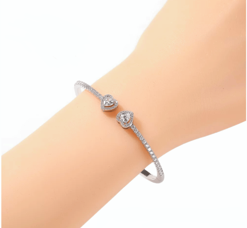 Image of HEART BANGLE