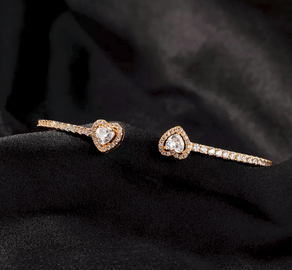 Image of HEART BANGLE