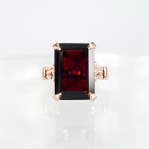 Image of Large 9ct antique style garnet cocktail ring. PJ5974