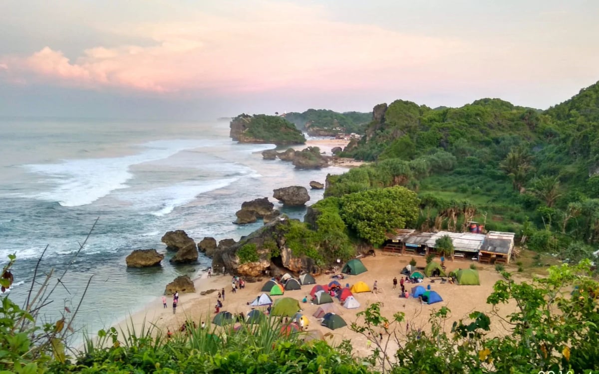 Tempat Wisata asyik Pantai Ngrumput Di Jogja | paket wisata
