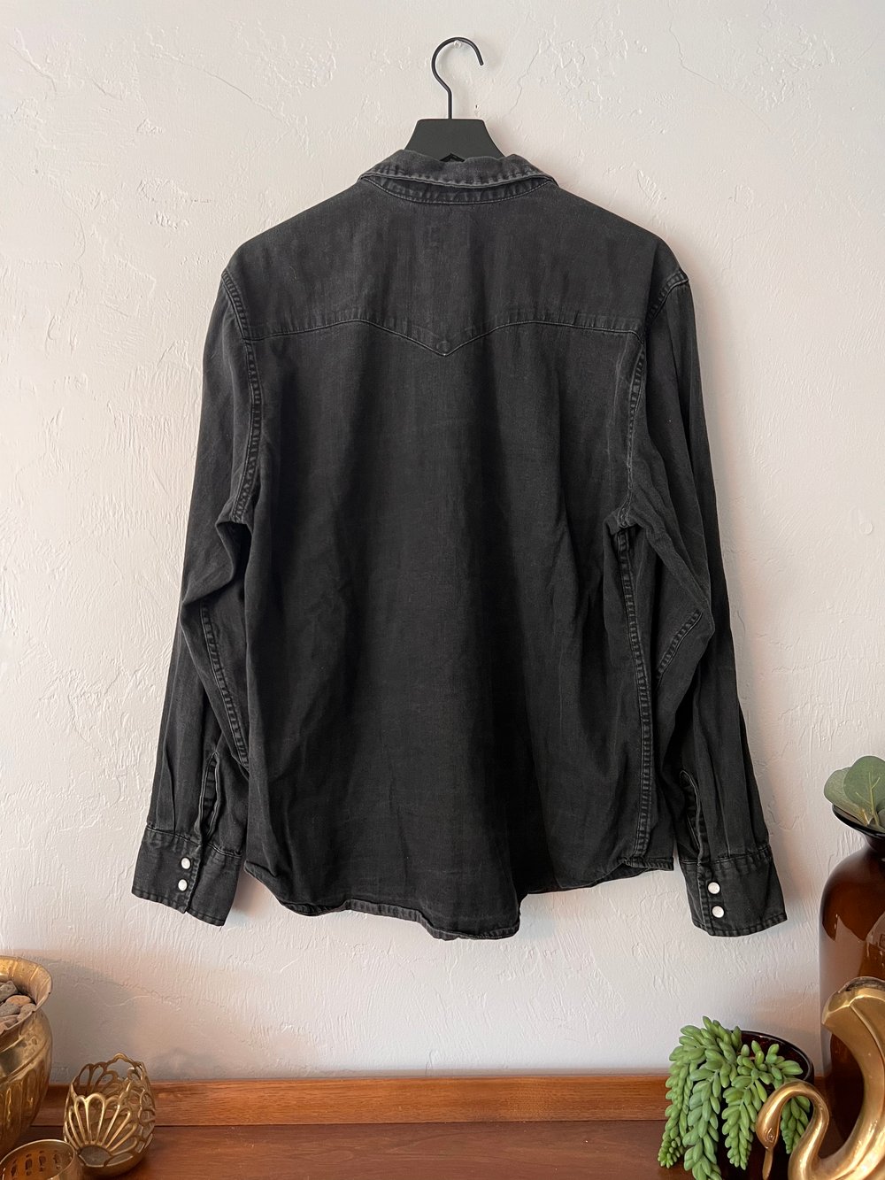 Levi’s Black Pearl Snap Button Up (XL)