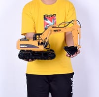 Image 4 of HUINA 1350 1:14 RC Car RC Excavator 15CH 2.4G Remote Control Charging Construction Truck 