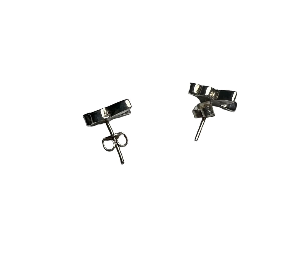 PLAYBOY BUNNY CHUNKY STUDS 9.25