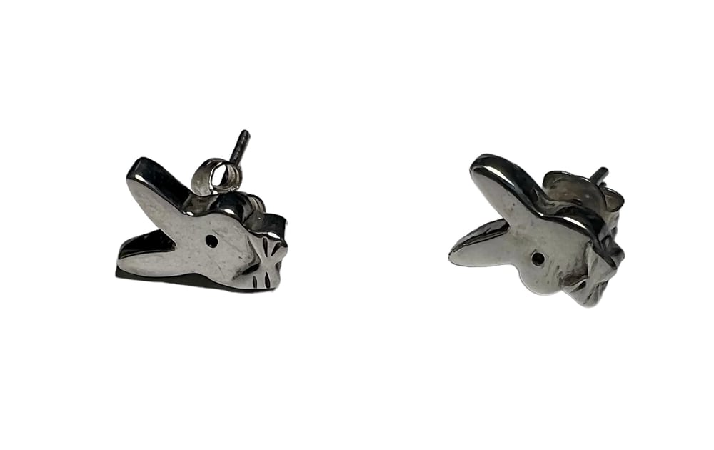 PLAYBOY BUNNY CHUNKY STUDS 9.25