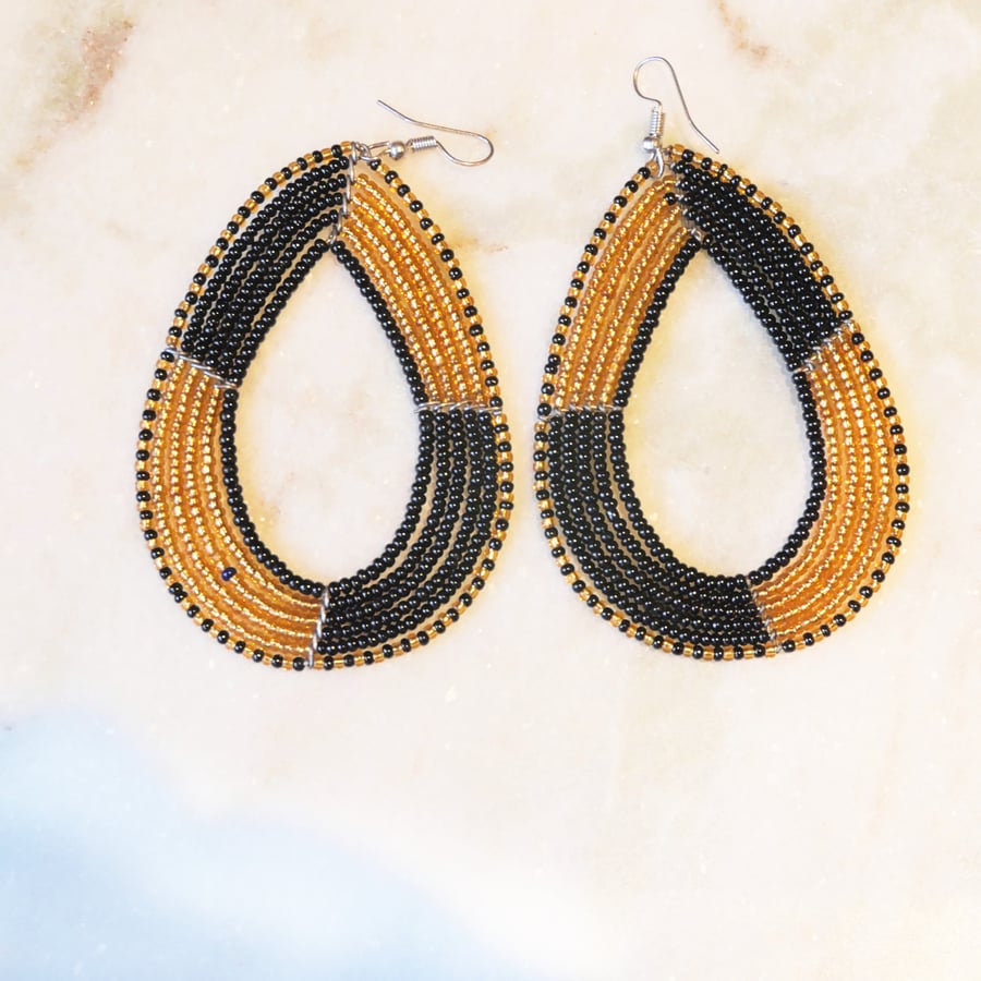 Image of Black and Gold Oval Zulu Earring