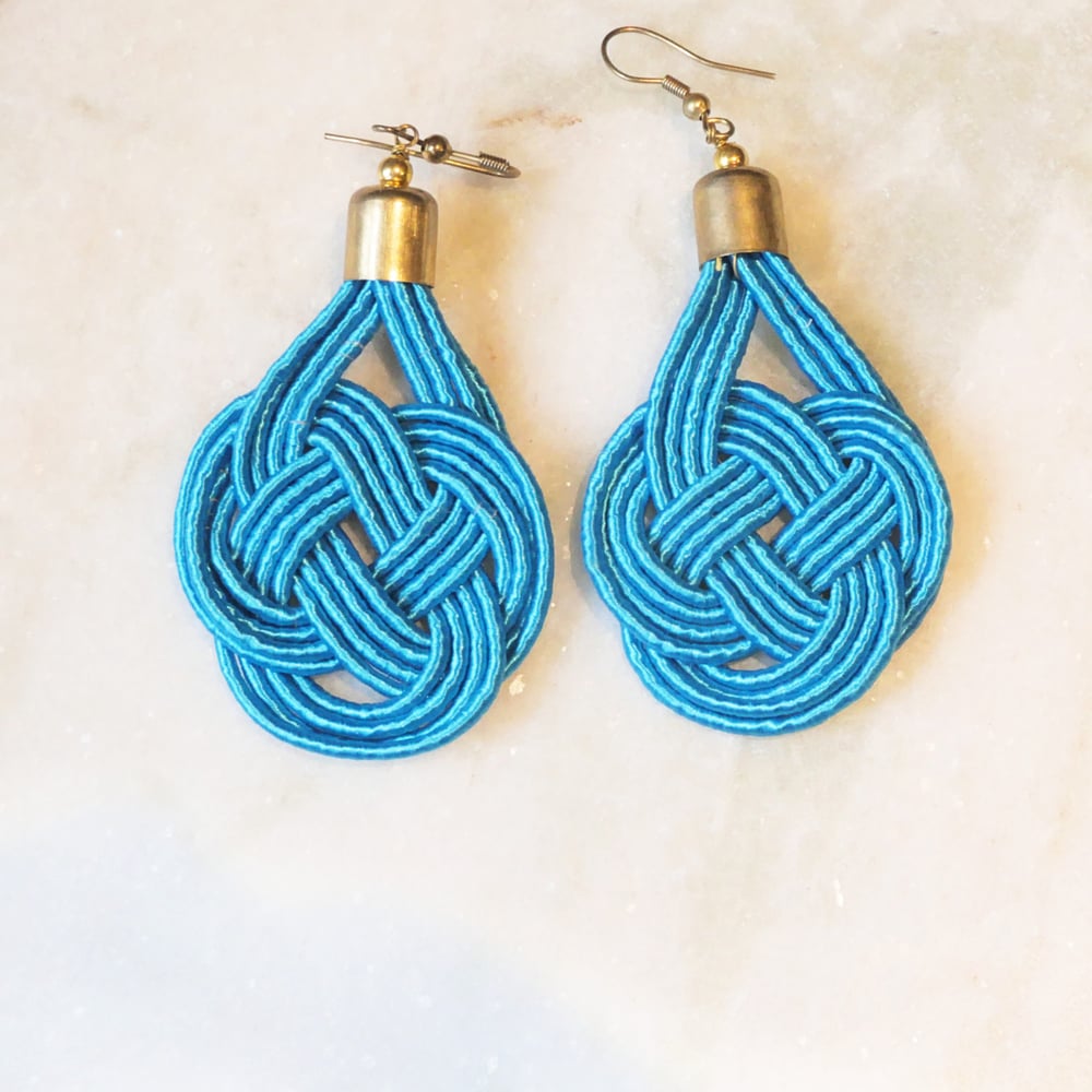Image of Blue Twisted Zulu Earring