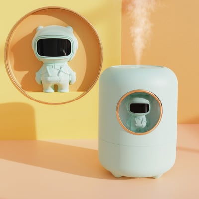 Image of New Mini Spaceman Simple Usb Small Desktop Humidifier Diffuser