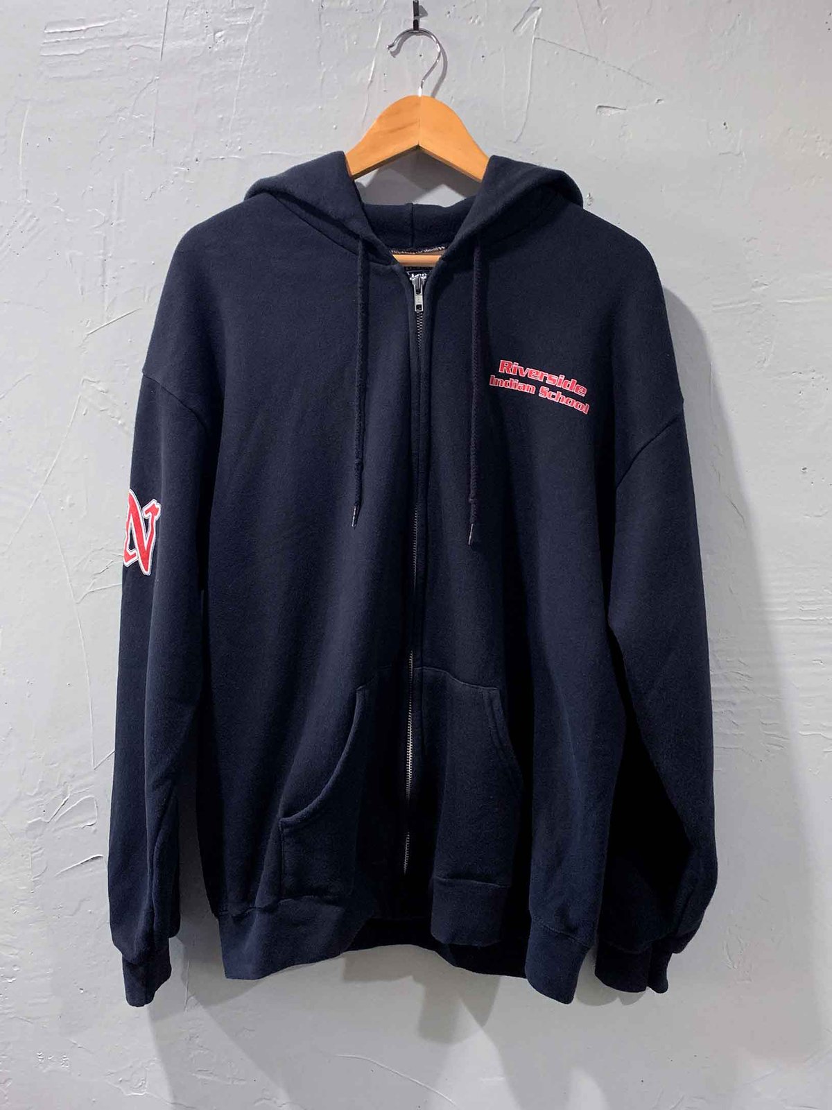 NISH | Native Threads Riverside Indian School Hoody - L