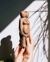 Image 1 of Escultura Embarazo