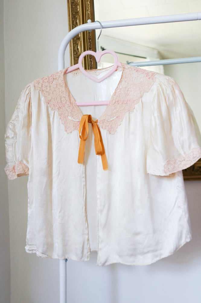 Image of Vintage 1930s/40s Silky Bed Jacket *Damaged 
