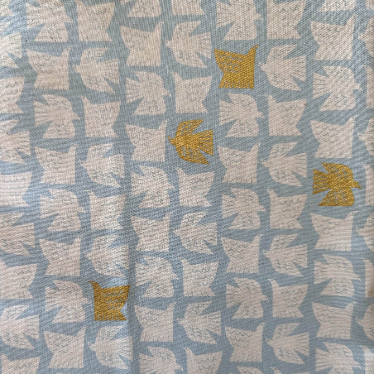 Image of Furoshiki Dinner & Giftwrapping Napkins - Gilt Birds