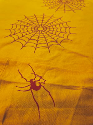 Image of Spiderweb tee - yellow