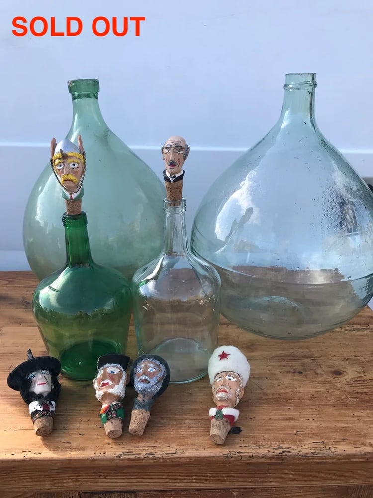 Image of Anciens Bouchons de bouteilles sculptés