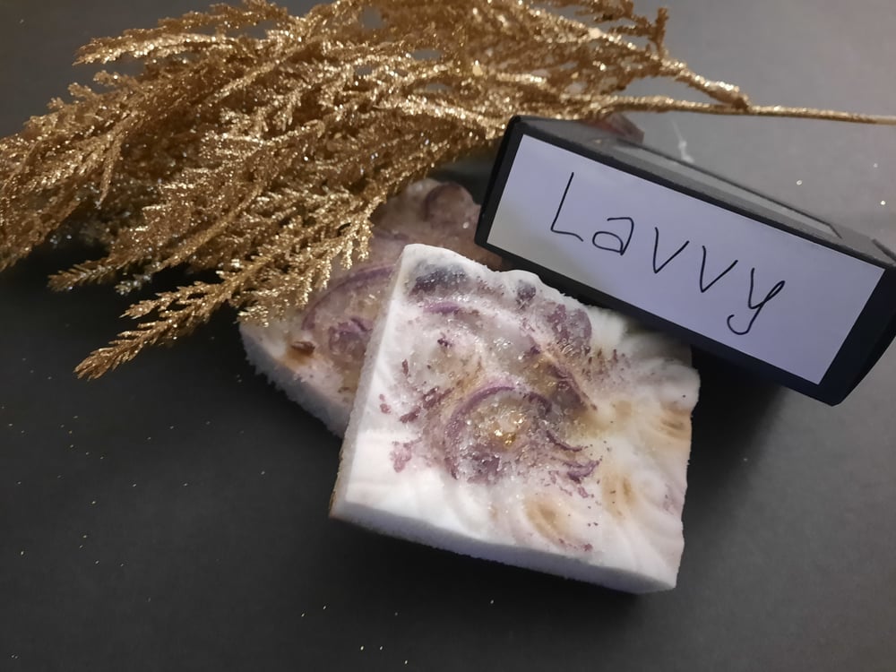 Image of Lavvy
