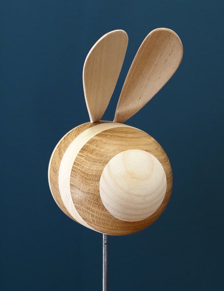 Image of Wooden Bee serie II