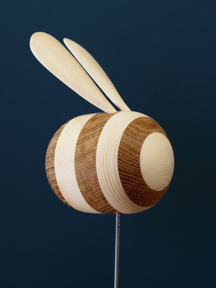 Image of Wooden Bee serie II