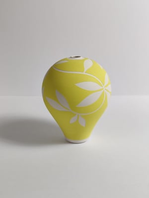 Image of Small Yellow & White Leaf Vessel 